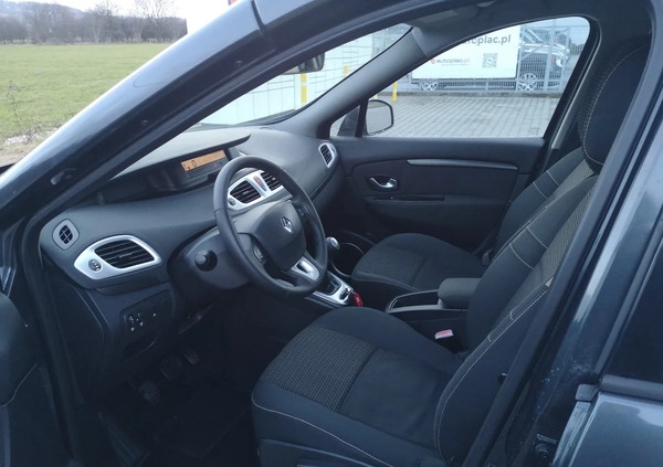Skoda Superb cena 115000 przebieg: 81000, rok produkcji 2016 z Łochów małe 781